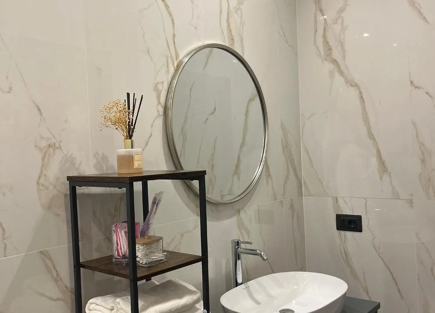 Apartment Angelina'S Suite&Spa Con Parcheggio Privato Como