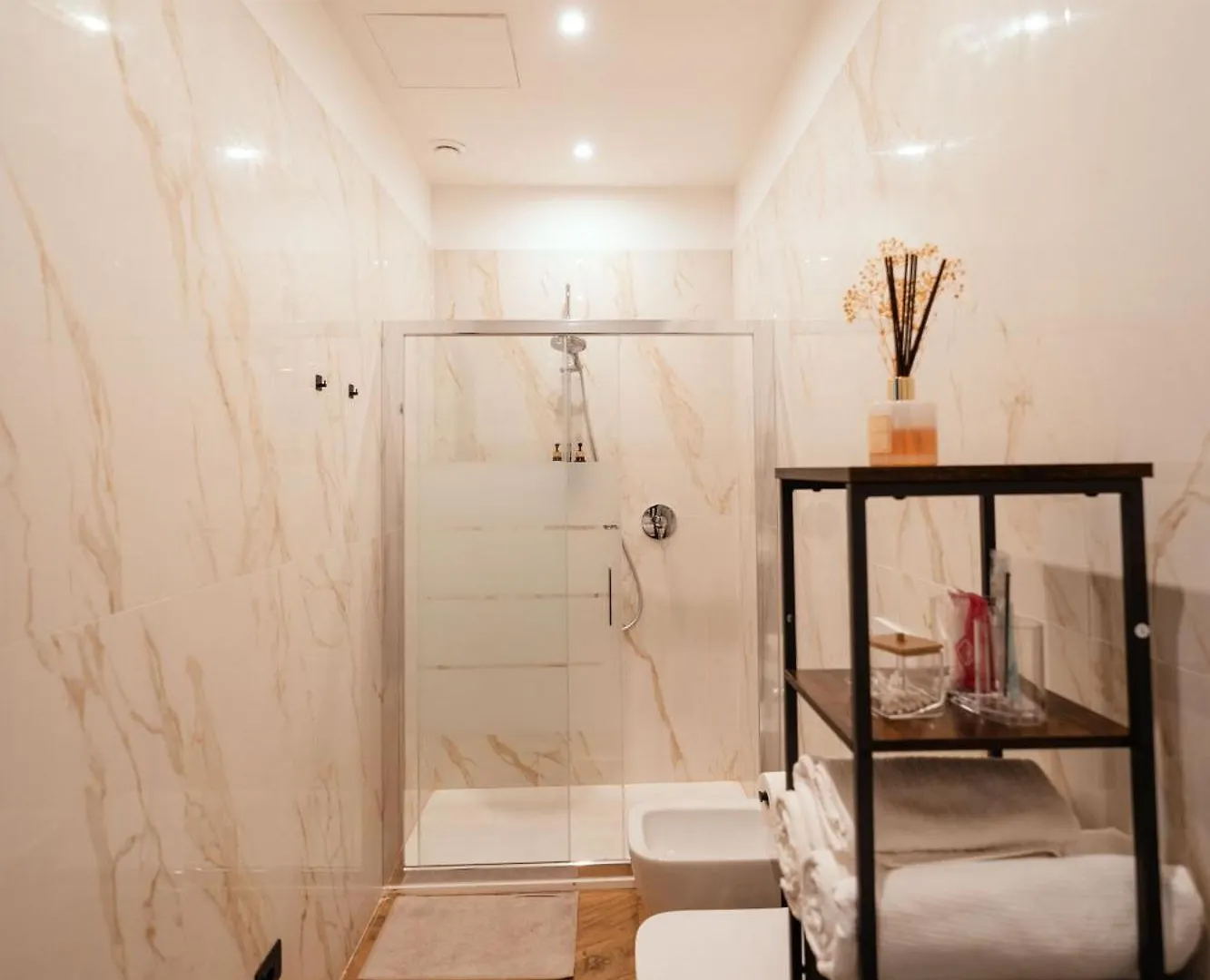Apartment Angelina'S Suite&Spa Con Parcheggio Privato Como Italy