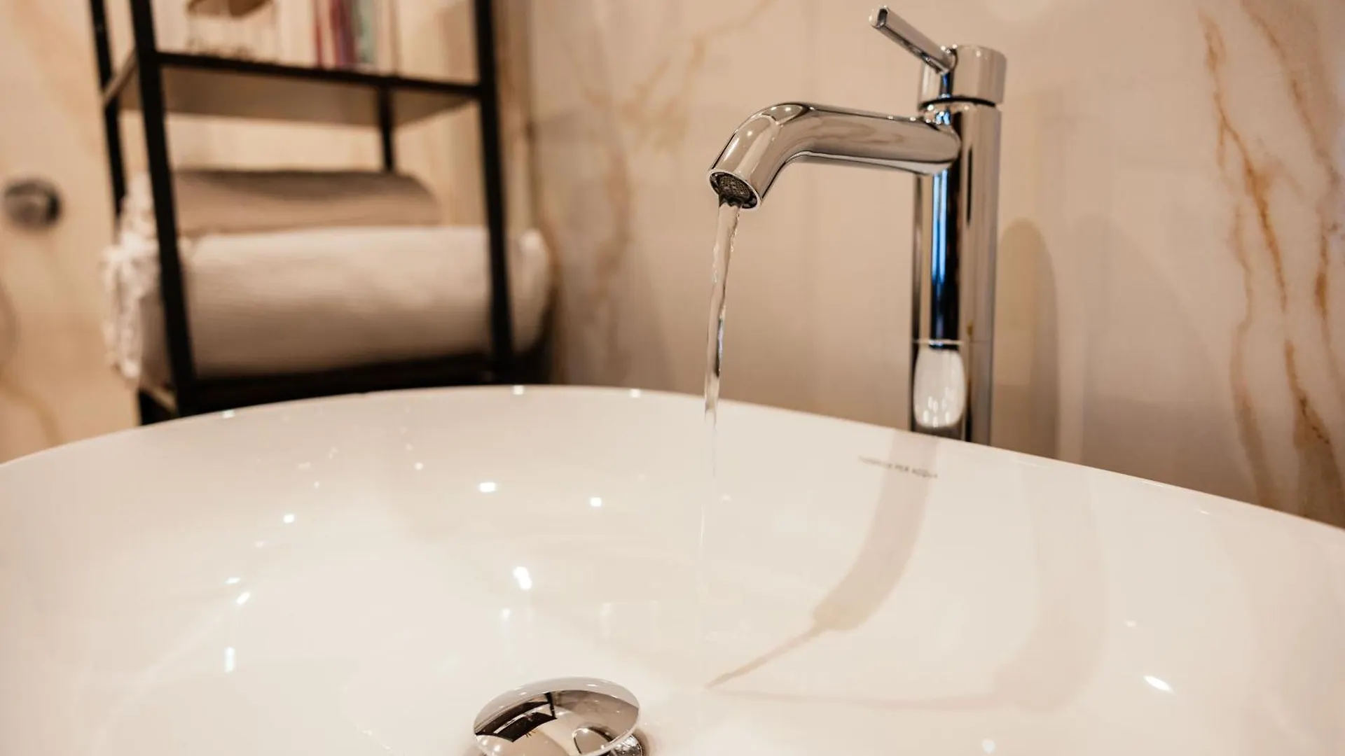 Angelina'S Suite&Spa Con Parcheggio Privato Como Apartment