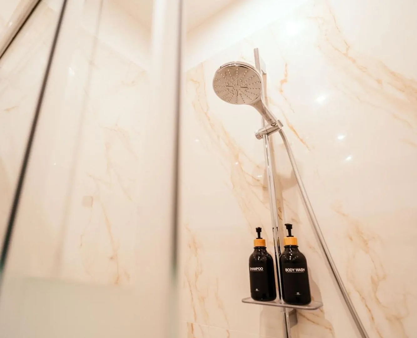 Angelina'S Suite&Spa Con Parcheggio Privato Como Apartment